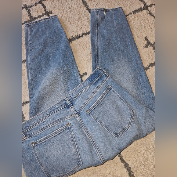 Abercrombie & Fitch The Mom High Rise Jean Size 33 Or 16 - Picture 3 of 4